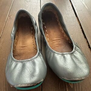 Tieks. Gray/Silver. Size 8. Ballet Flats.